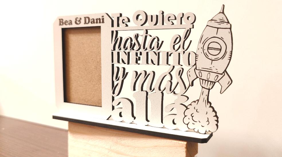 Marco de fotos personalizado de madera
