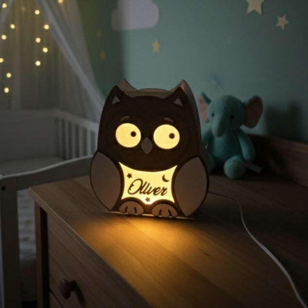 Lámpara de Noche Infantil Personalizada 🌙 LED Cálida de Madera | Oso, Búho o Unicornio | Luz Quitamiedos USB-C para Bebés y Niños con Nombre personalizado | Regalo Original Cumpleaños