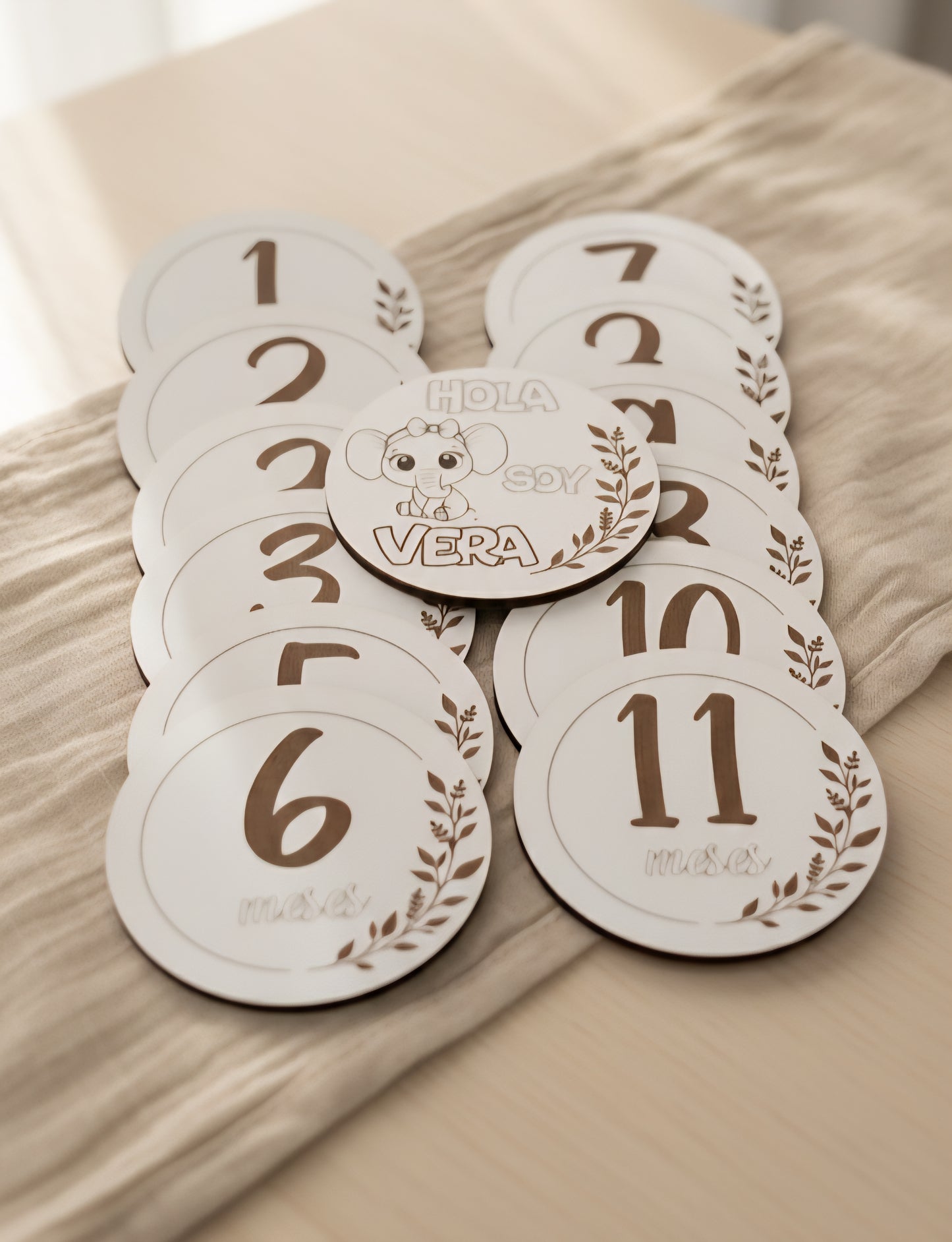 Placas de Cumple Mes Personalizadas en Madera Blanca - Pack Primer Año Bebé