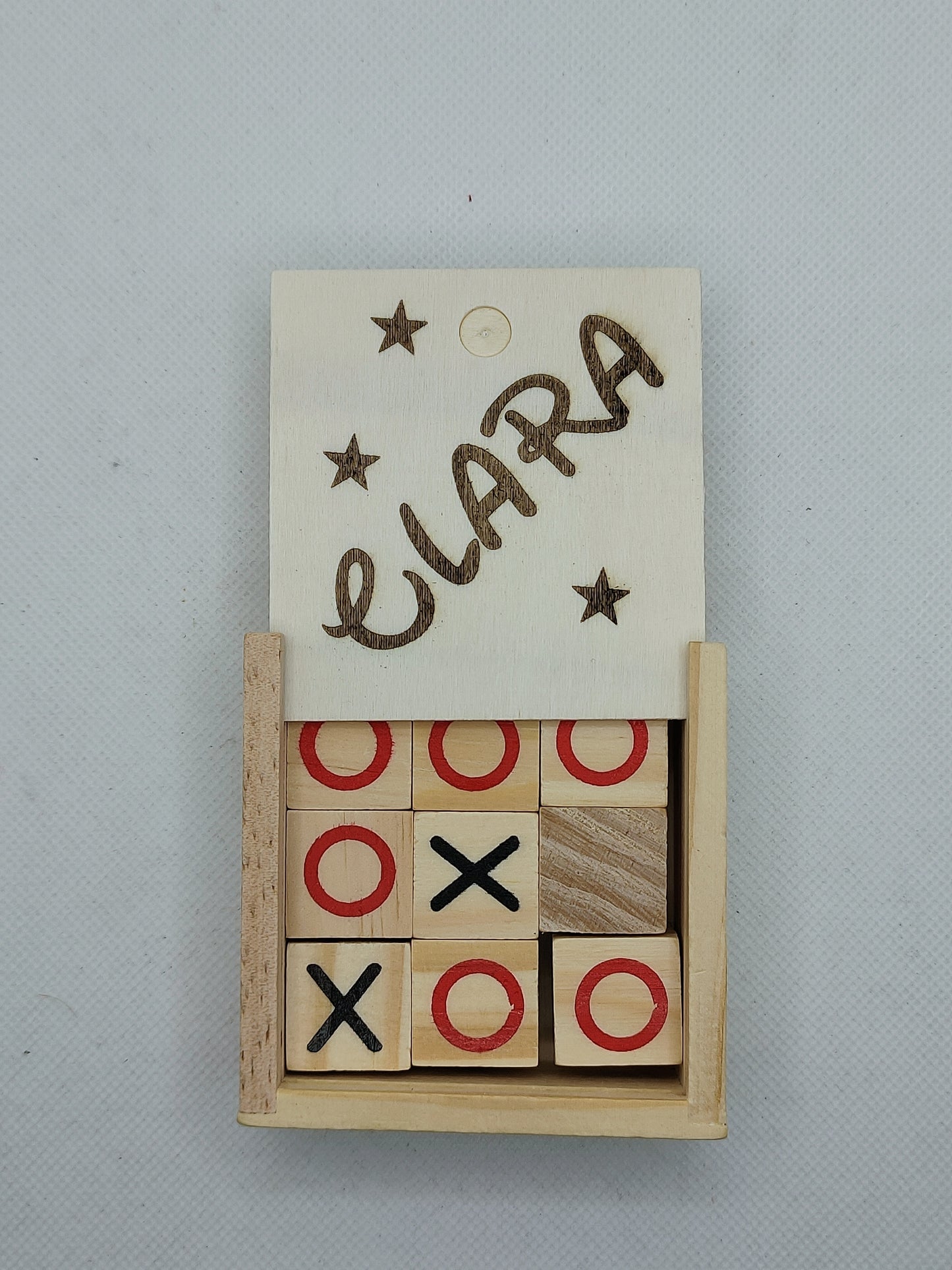 Custom tic-tac-toe game