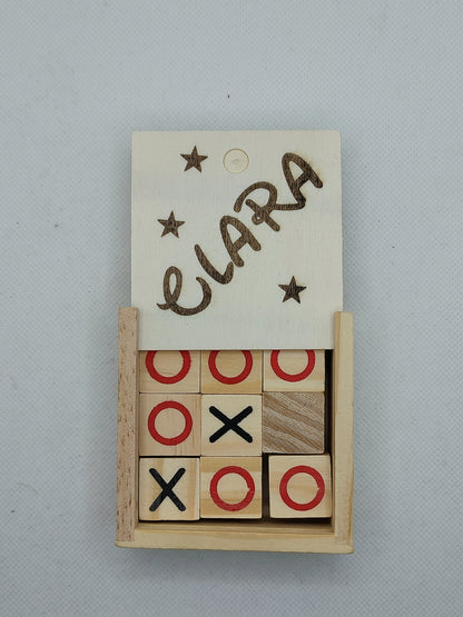 Custom tic-tac-toe game